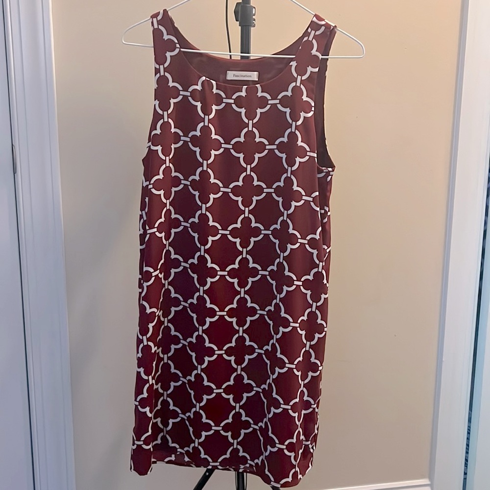 S woman’s short sleeve dress